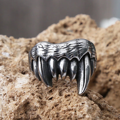 Infernal Beast’s Fang Ring